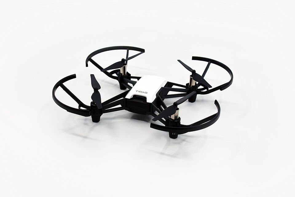 Drone pendidikan kecil dengan pengadang kipas